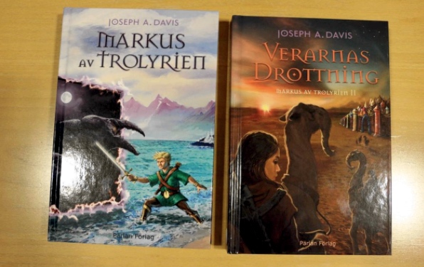 två böcker av Joseph Davis