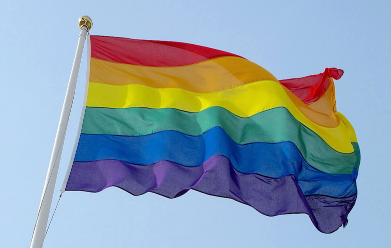 Stulen Prideflagga
