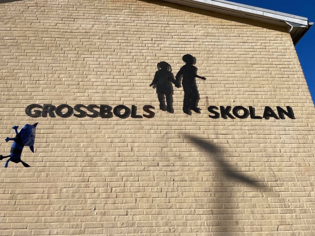 Rymdkatten har kommit till Grossbolsskolan i Forshaga – nu ska den ut i världen