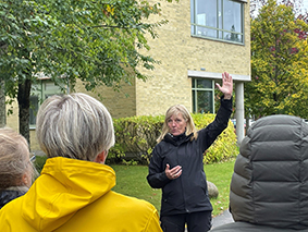 Susanne Walan, lektor i biologididaktik vid Karlstads universitet, höll i passet med utomhuspedagogik.